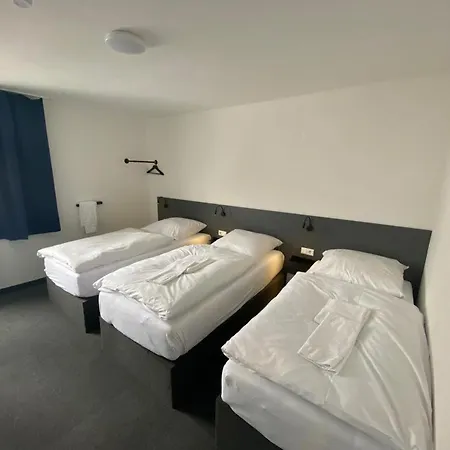 Zzzimple Hotel Pillig