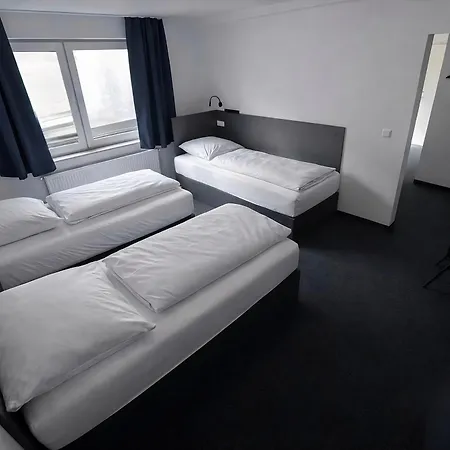 Zzzimple - Self Check-in Hotel Pillig