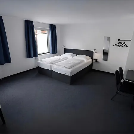 Отель Zzzimple *